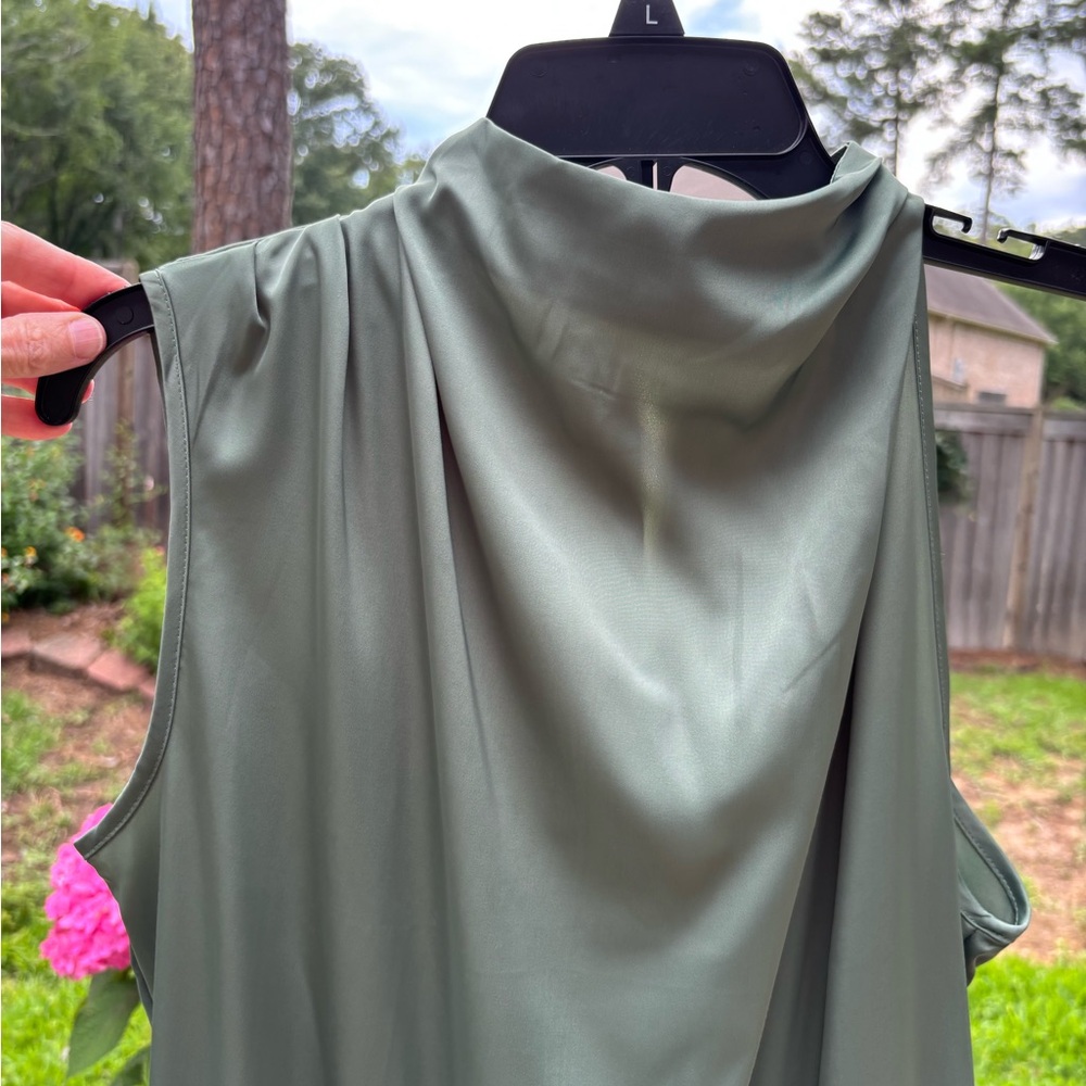 🐉 HOST PICK 🐉Elegant Green Sleeveless Dress - Picture 12 of 13